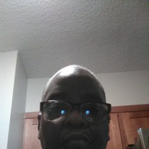 Meet your Posher, Laurence